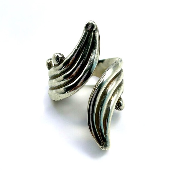 🌟 Vintage Mexican Sterling Silver Bypass Wrap Ring | Size 7 | Signed 925 Mexico - Picture 1 of 16